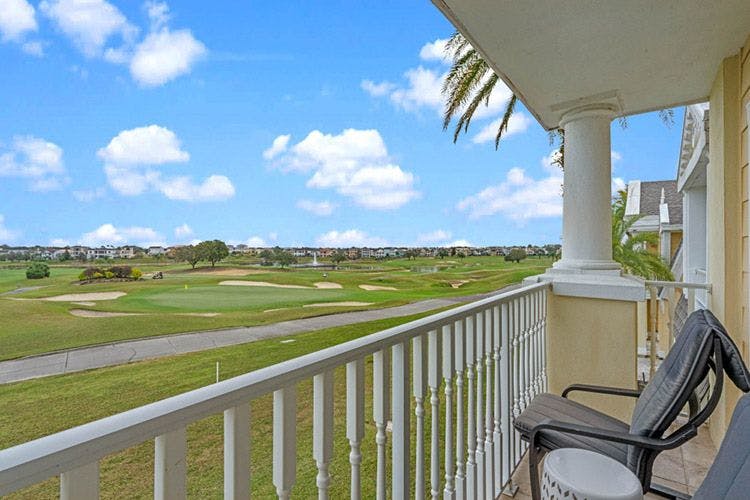 Orlando Holiday Apartments in Top Villas Reunion Resort overlooking golf course