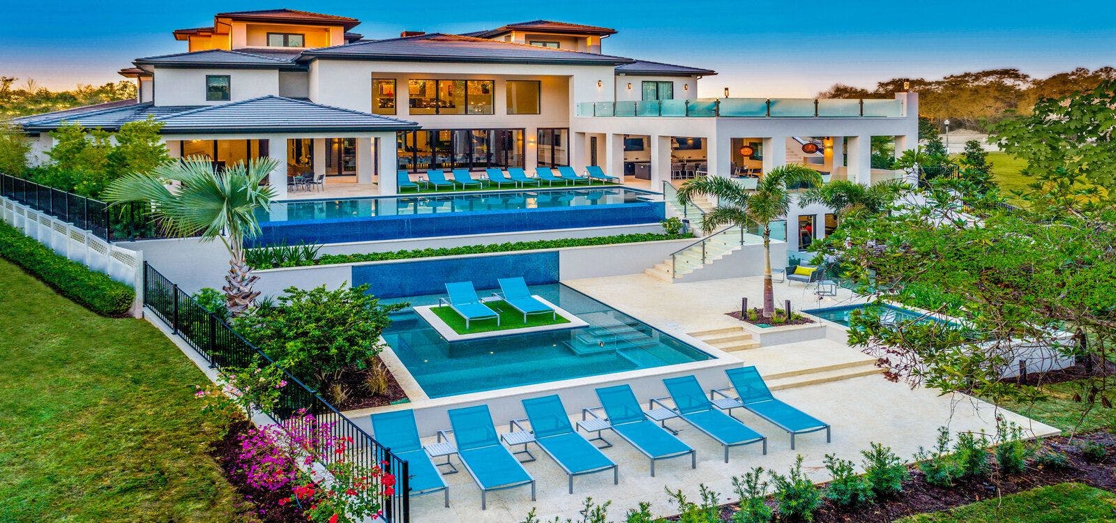Luxury Orlando business accommodation like Reunion Resort 15000