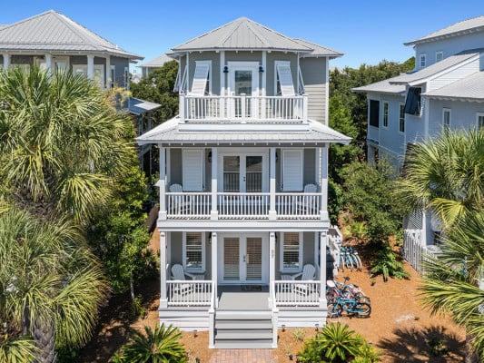 https://www.thetopvillas.com/destinations/florida/destin-area/30a/rosemary-beach/rosemary-beach-10