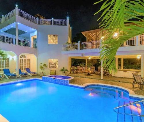 https://www.thetopvillas.com/destinations/caribbean/jamaica/discovery-bay/mais-oui-villa/