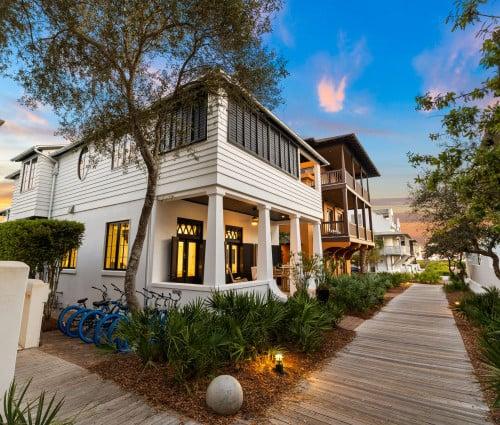 https://www.thetopvillas.com/destinations/florida/destin-area/30a/rosemary-beach/rosemary-beach-20