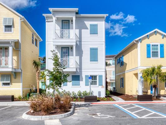 Margaritaville 4 Orlando vacation rentals near Orange County Convention Center