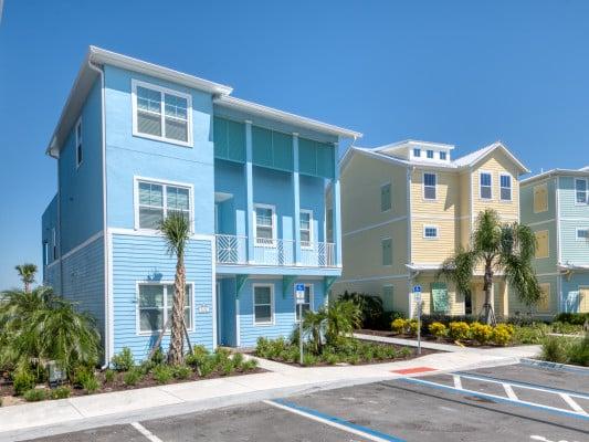 Margaritaville 102 large holiday cottages