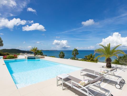 https://www.thetopvillas.com/destinations/caribbean/saint-martin/happy-bay/dreamin-blue/