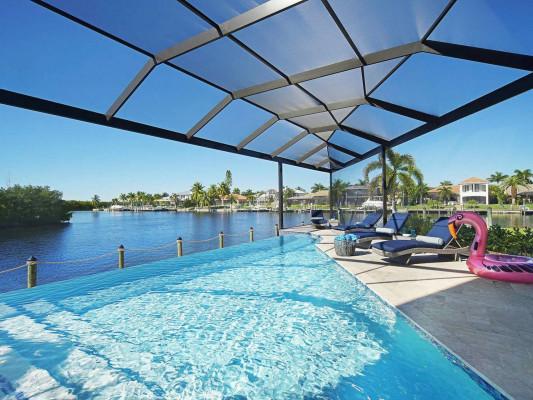 https://www.thetopvillas.com/destinations/florida/cape-coral/cape-coral-315/