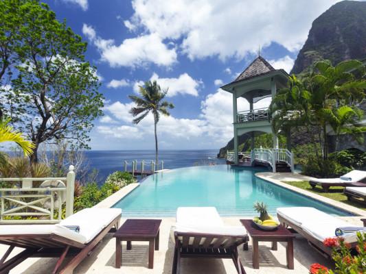 https://www.thetopvillas.com/destinations/caribbean/saint-lucia/soufriere/arc-en-ciel