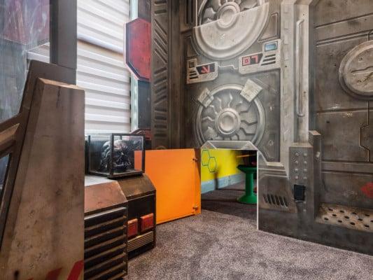 Reunion Resort 1341 Star Wars theme room