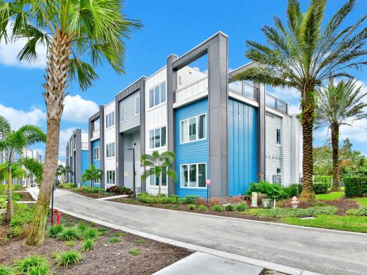 Spectrum Resort 14 vacation rentals near Disney World