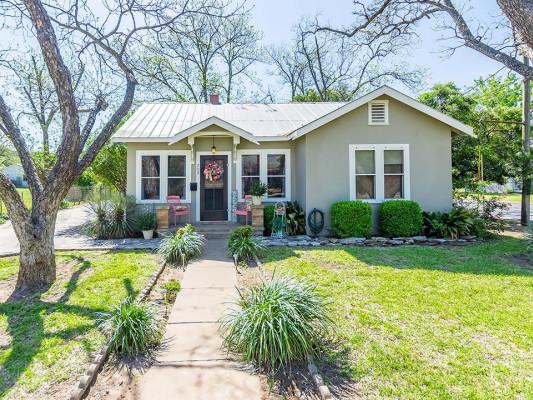 Fredericksburg 40 pet friendly Texas vacation rentals