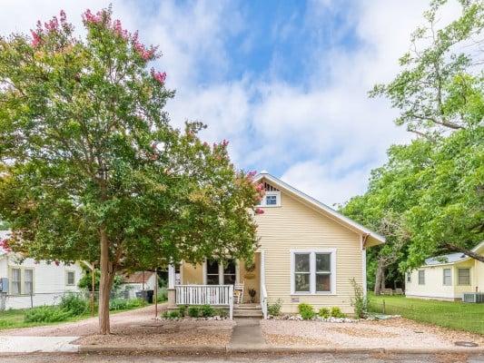 Fredericksburg 16 pet friendly Texas vacation rentals