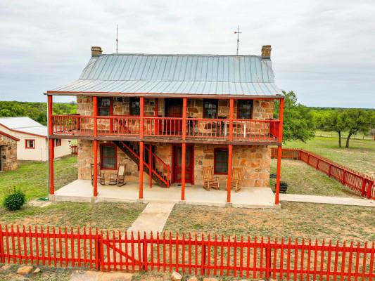 Llano 1 pet friendly Texas vacation rentals