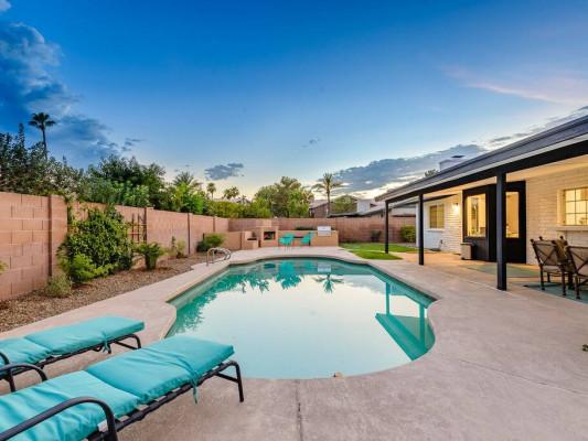 Phoenix 4 - Phoenix Vacation Rentals