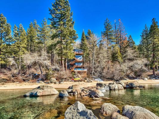 https://www.thetopvillas.com/destinations/nevada/lake-tahoe-65/