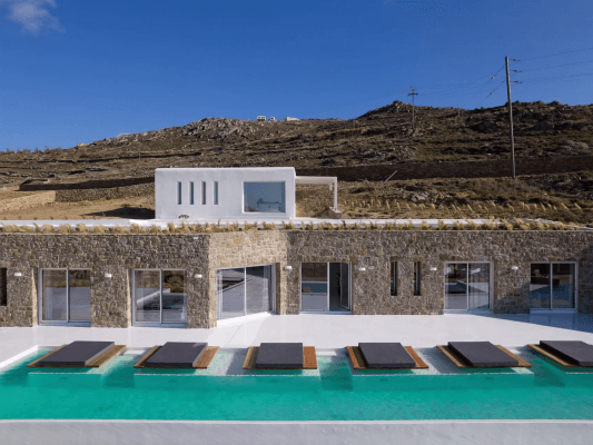 Mega Mansion I family villas in Mykonos