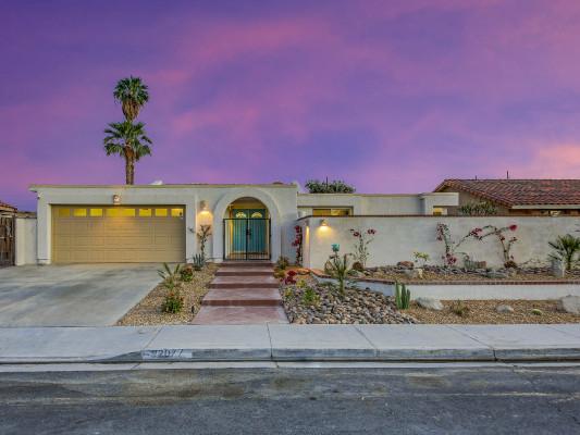 Indio 41 vacation rentals near Joshua Tree