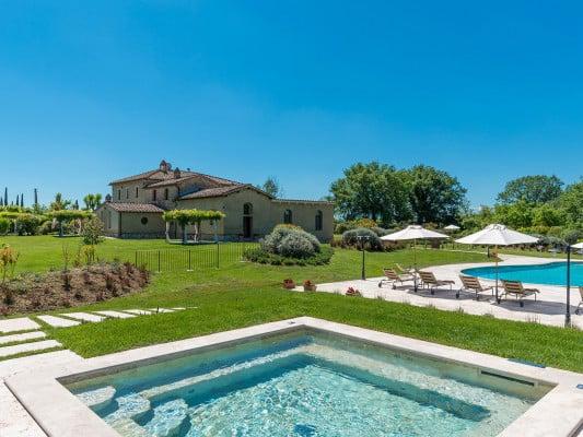 Villa Le Chiarne - villa near Siena with pool