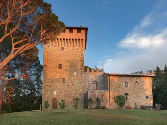 Torre di Paciano European villas with pools