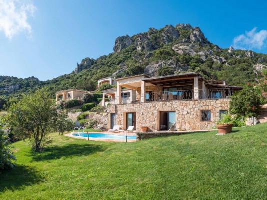 Villa Phoenix 4 bedroom vacation rentals in Europe