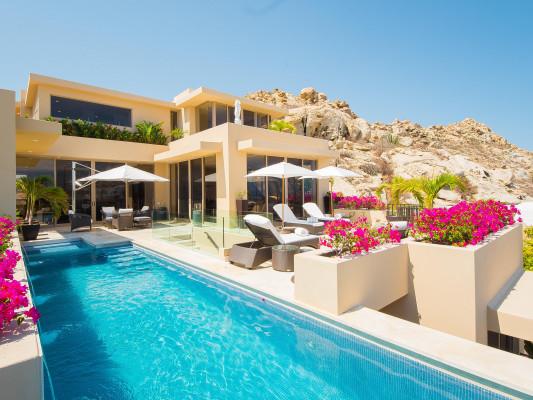 Villa Pacific West Cabo villas with pools