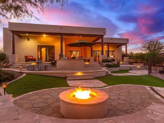 https://www.thetopvillas.com/destinations/arizona/scottsdale/scottsdale-176