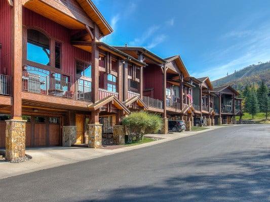 https://www.thetopvillas.com/destinations/colorado/steamboat-springs/steamboat-springs-11/