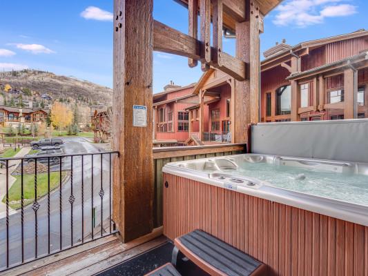 https://www.thetopvillas.com/destinations/colorado/steamboat-springs/steamboat-springs-9/