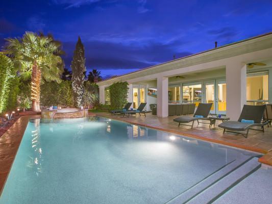 https://www.thetopvillas.com/destinations/california/palm-springs/indio/indio-68