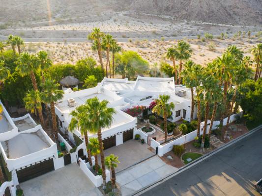 https://www.thetopvillas.com/destinations/california/palm-springs/la-quinta/la-quinta-57