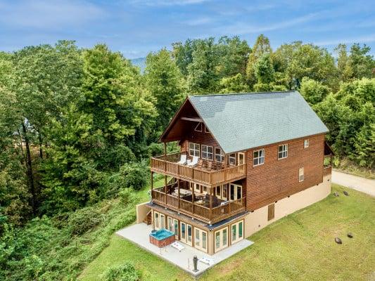 Pigeon Forge 69 Smoky Mountain cabin rentals with hot tub