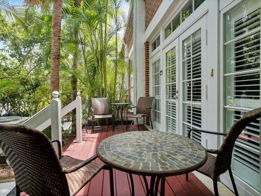 https://www.thetopvillas.com/destinations/florida/key-west/key-west-21