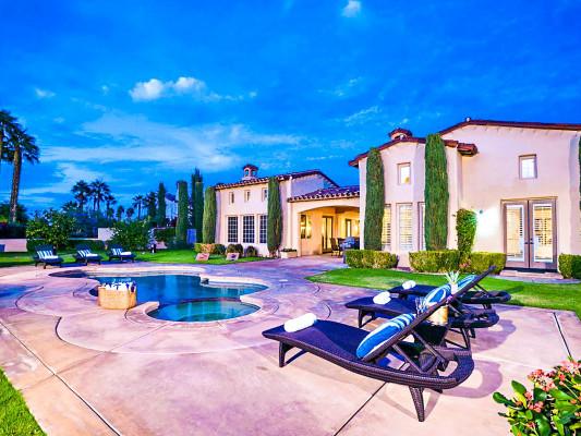 https://www.thetopvillas.com/destinations/california/palm-springs/la-quinta/la-quinta-69