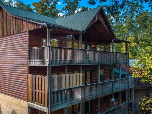 Pigeon Forge 104 8 bedroom cabin