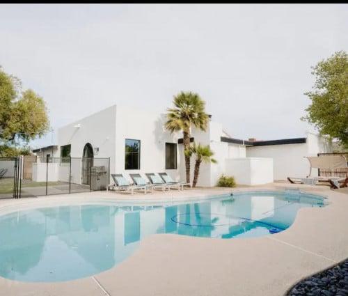 Phoenix 51 - Phoenix Vacation Rentals