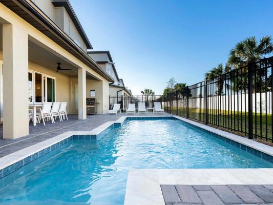 Harbor Island 15 vacation rentals with pools