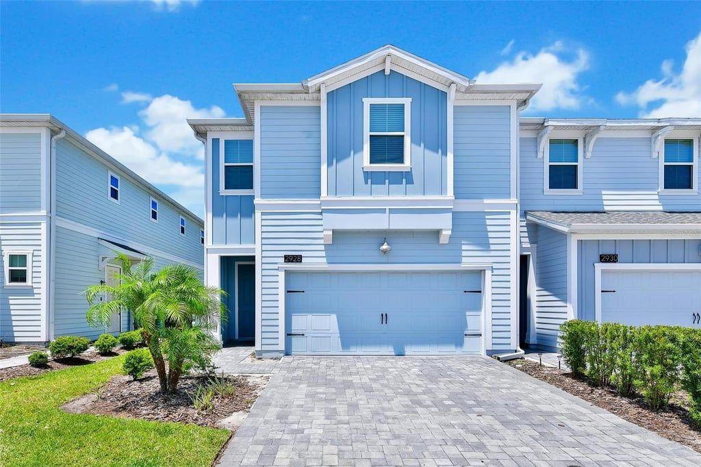 4 bed townhome for sale in Storey Lake Resort