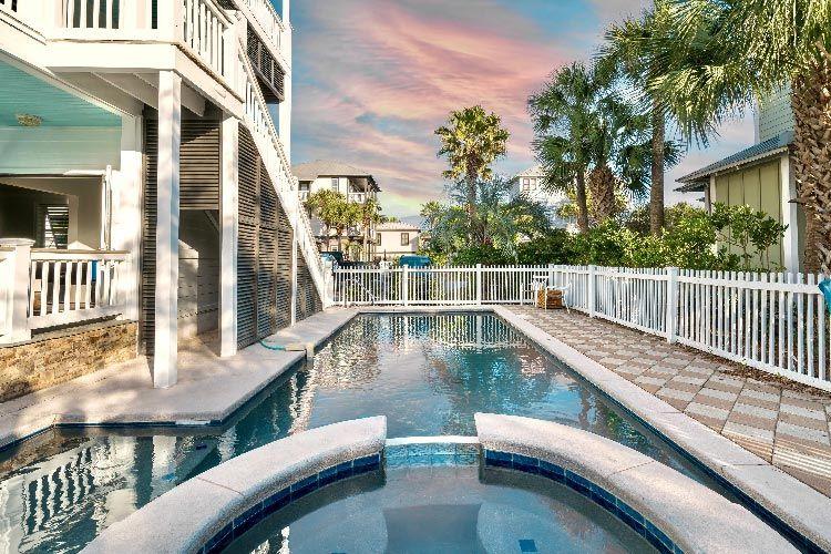 Rosemary-Beach-18-Villa-with-pool