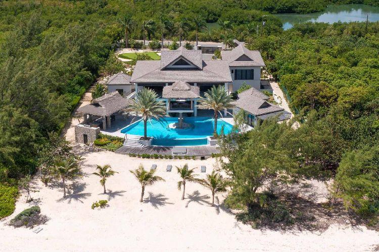 Turtle Breeze private pool