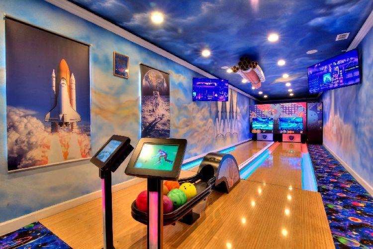 Veranda Palms 14 bedroom villas bowling alley