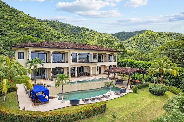 Villa Buena Onda large villa