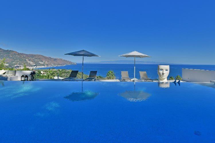 Villa-Karin-Sicily-with-pool