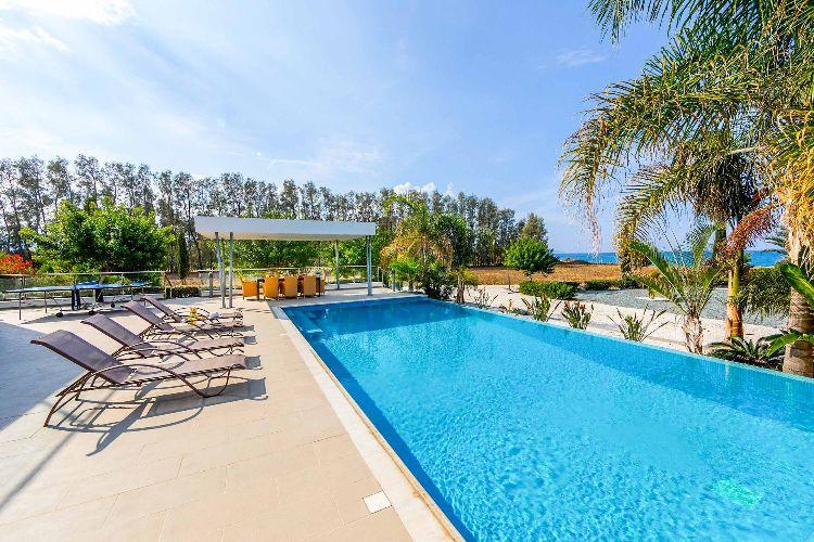 Villa Limni Beach private pool