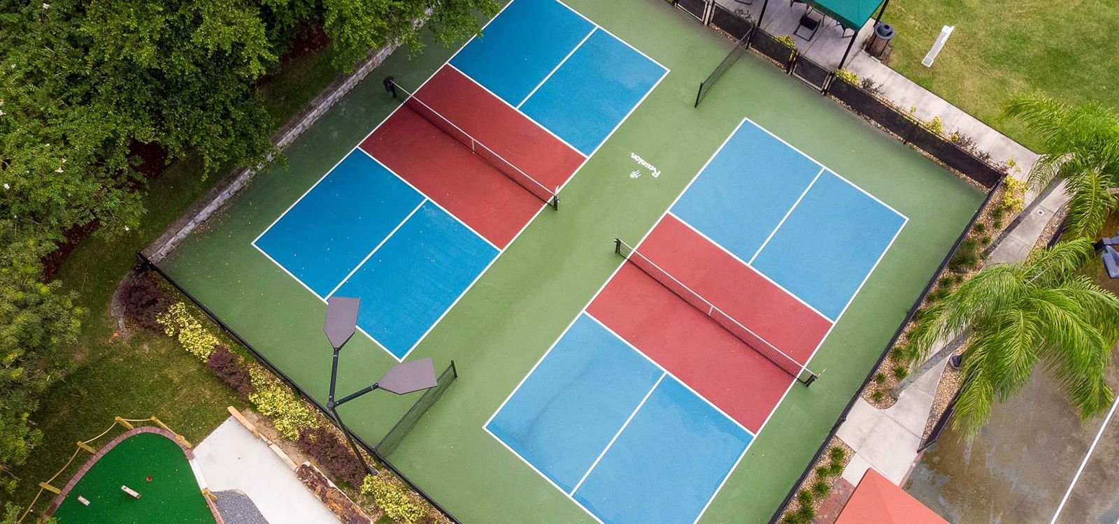Vacation rentals with pickleball courts