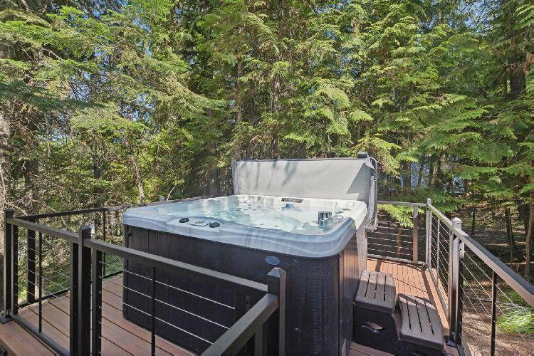 Whitefish 3 hot tub
