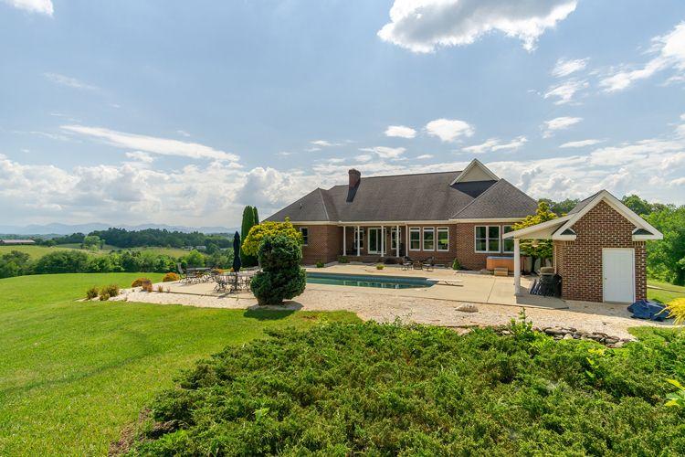 Asheville 1 pet-friendly vacation rental