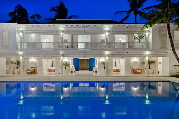 Seminyak 4633 Villa Lulito Bali villa at night with private pool