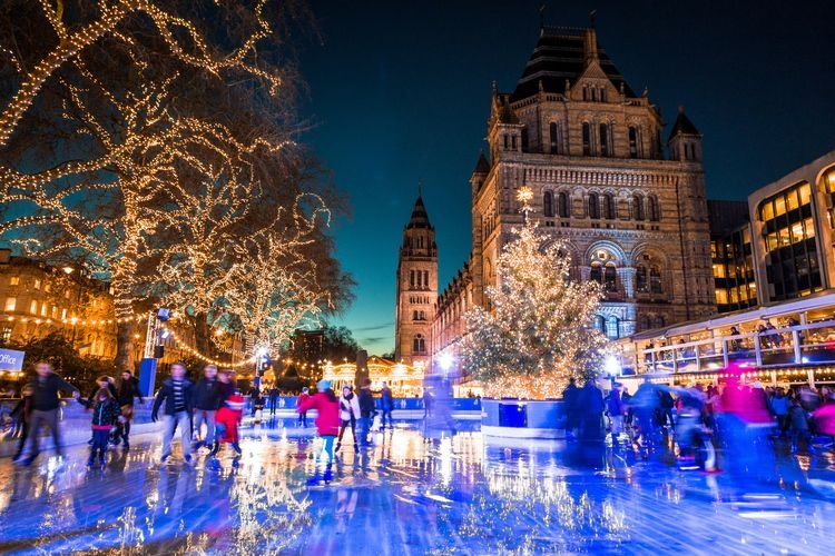 Best time to visit London, ice skating, December, winter, Top Villas