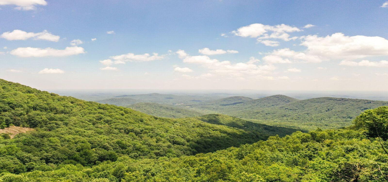 Big Canoe mountain scenery in North Georgia