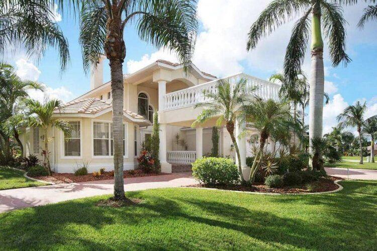 Cape Coral mansions such as Cape Coral 66, Top Villas