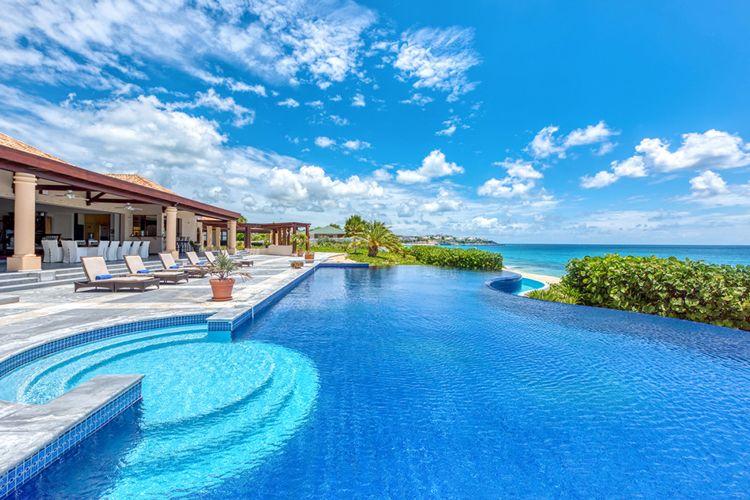 Casa de la Playa Baie Longue villas with pools