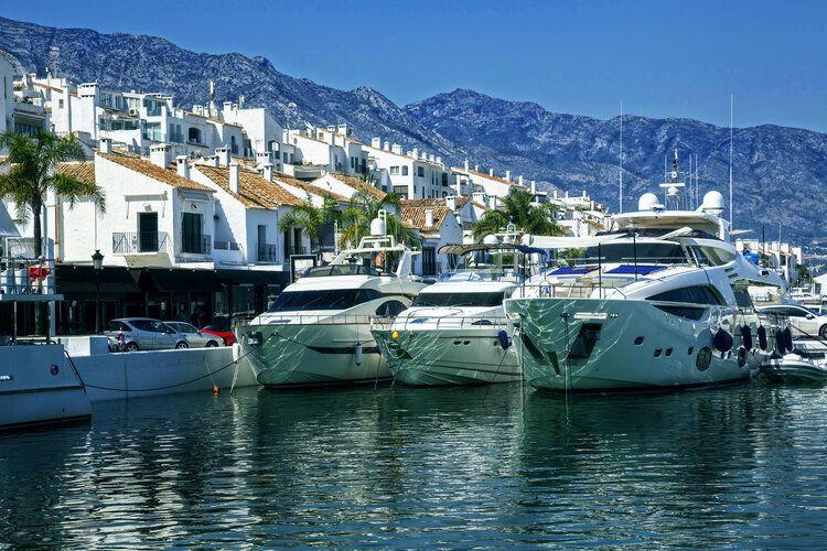 Costa del Sol harbour, Top Villas